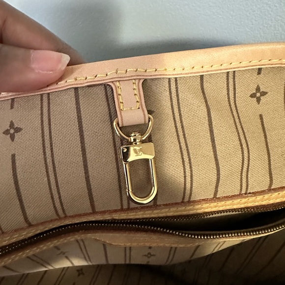 Louis Vuitton Delightful GM Authentic - Picture 8 of 16